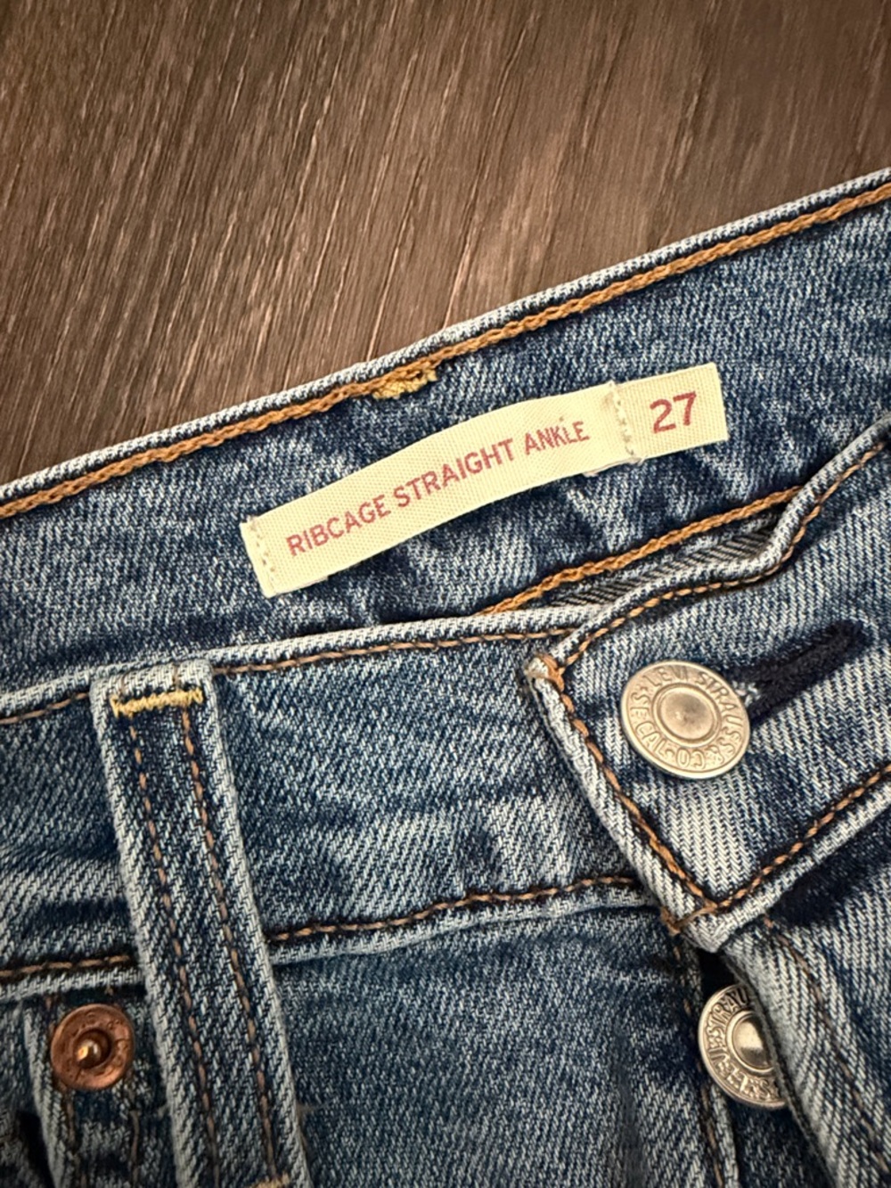 Levi’s Ribcage size 27 High-Rise Light Blue Button-Fly Jeans - Picture 4 of 4